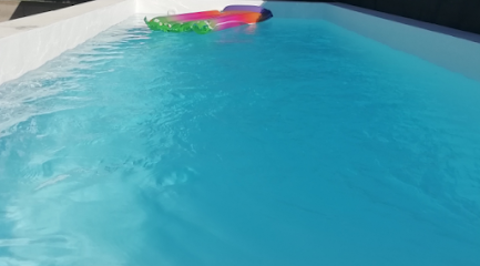 Hendel, Pisciniste à Nîmes