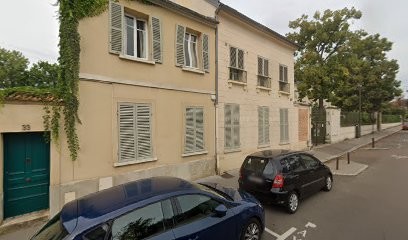 H3O+, Pisciniste à Versailles