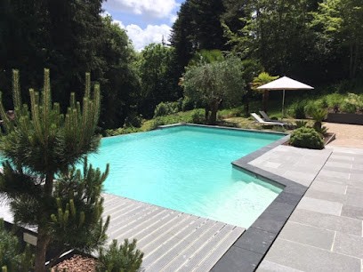 Au Jardin Spacious, Pisciniste à Quimper