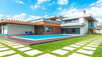 Kristech, Pisciniste à Sèvres